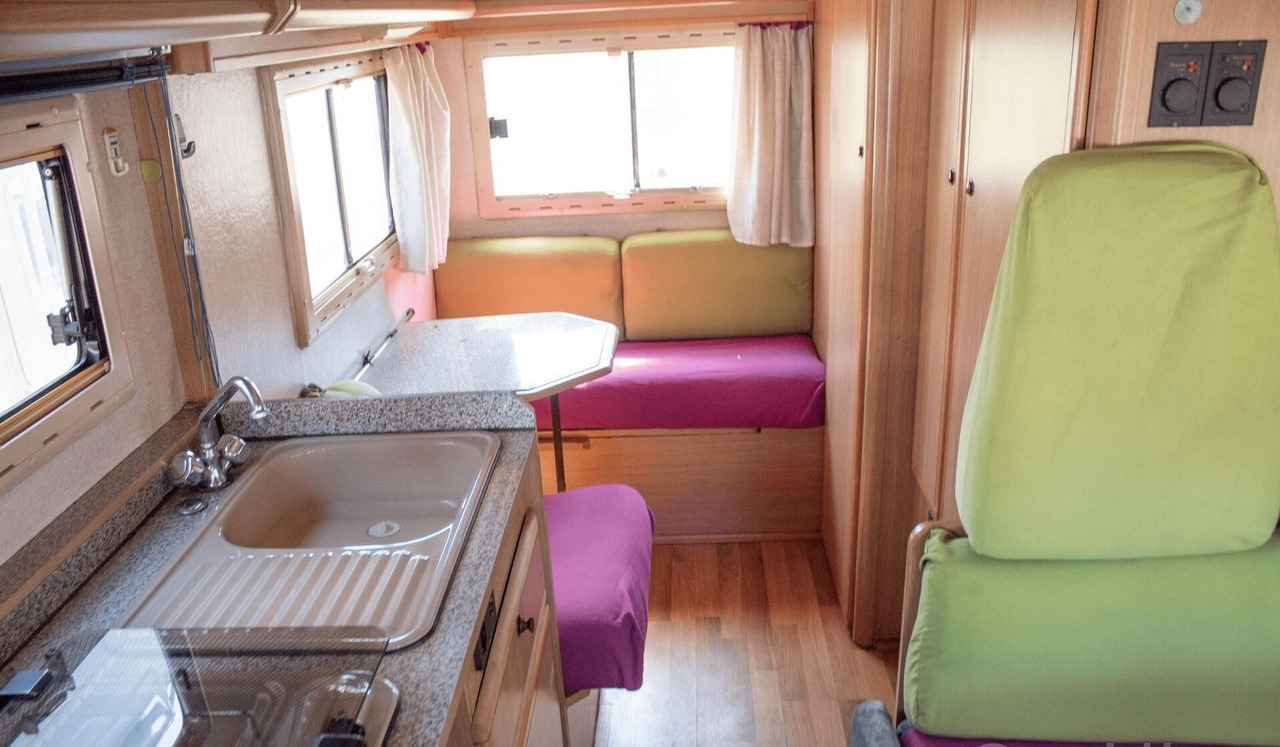 Adria 610 - Alcove motorhome: picture 5 Adria 610 - Alcove motorhome: picture 5