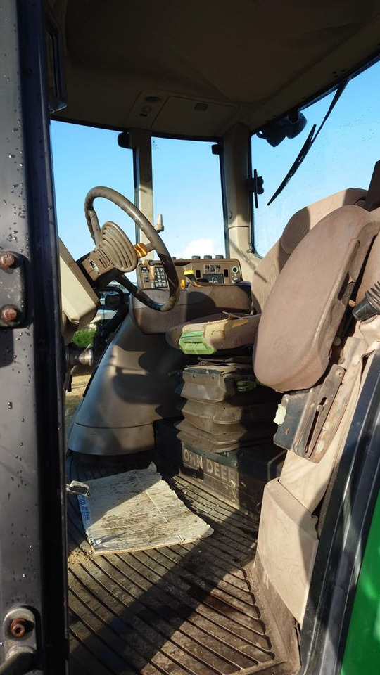 Agricultural machinery JOHN DEERE 6520: picture 11