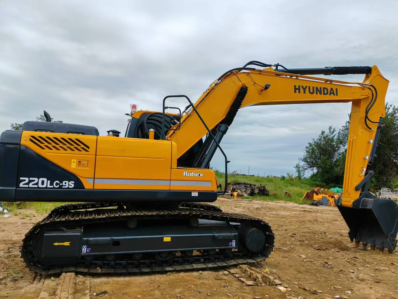 Hyundai Hyundai 220 LC-9 S - Crawler excavator: picture 1 Hyundai Hyundai 220 LC-9 S - Crawler excavator: picture 1