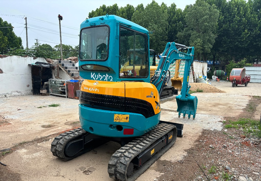 Mini excavator KUBOTA U30: picture 7