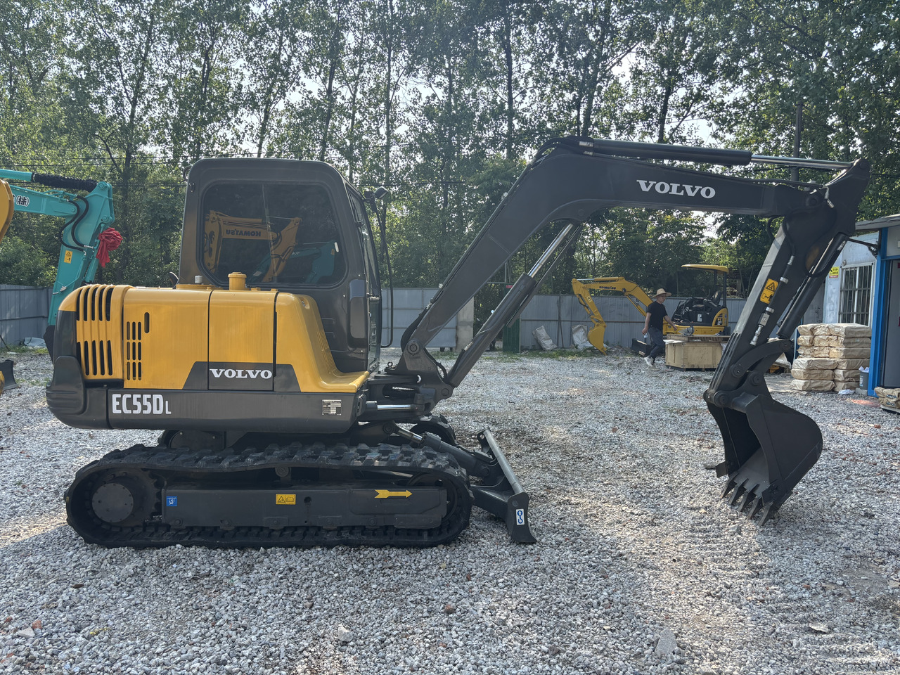 Mini excavator Volvo EC55D Rubber track: picture 6