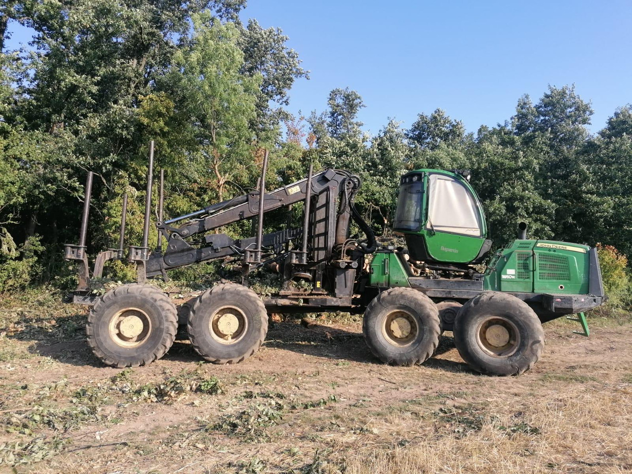 JOHN DEERE 1910E - Forwarder: picture 1 JOHN DEERE 1910E - Forwarder: picture 1