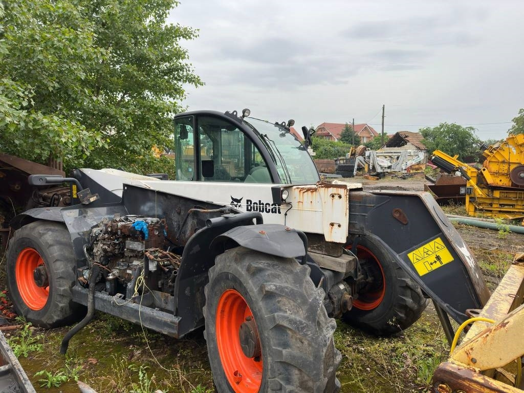 Bobcat TL 470 FOR PARTS OR COMPLETE - Telescopic handler: picture 4 Bobcat TL 470 FOR PARTS OR COMPLETE - Telescopic handler: picture 4