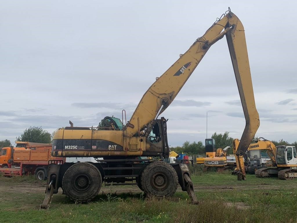 CAT M 325 C L MH - Material handler: picture 5 CAT M 325 C L MH - Material handler: picture 5