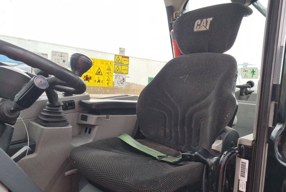 CAT TH 408 D - Telescopic handler: picture 5 CAT TH 408 D - Telescopic handler: picture 5