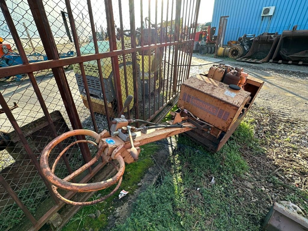 Case Vibromax W50 - Plate compactor: picture 2 Case Vibromax W50 - Plate compactor: picture 2