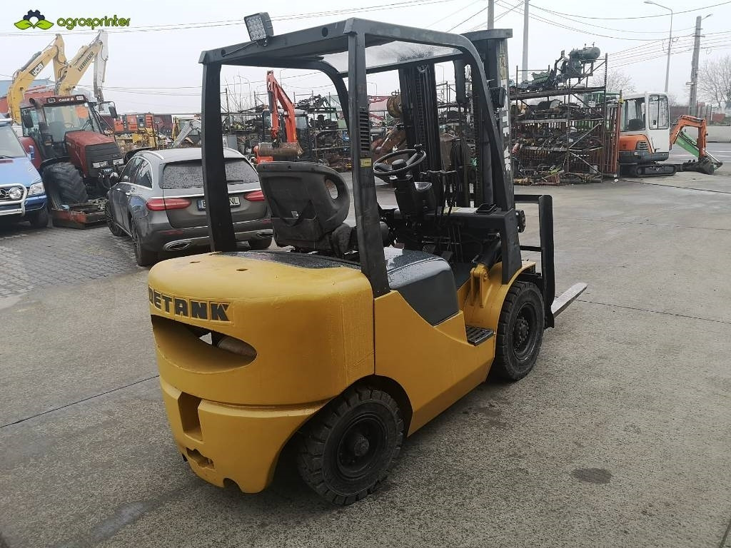 DETANK D25 - Diesel forklift: picture 3 DETANK D25 - Diesel forklift: picture 3