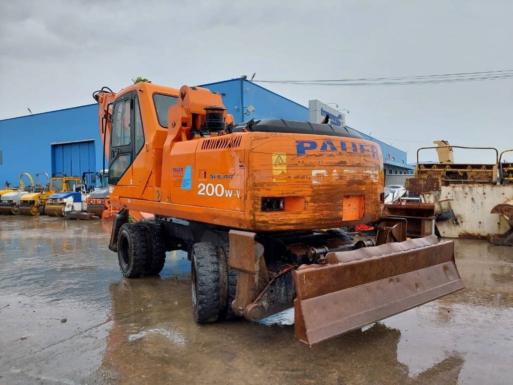 Daewoo Doosan S200W-V - Excavator: picture 4 Daewoo Doosan S200W-V - Excavator: picture 4