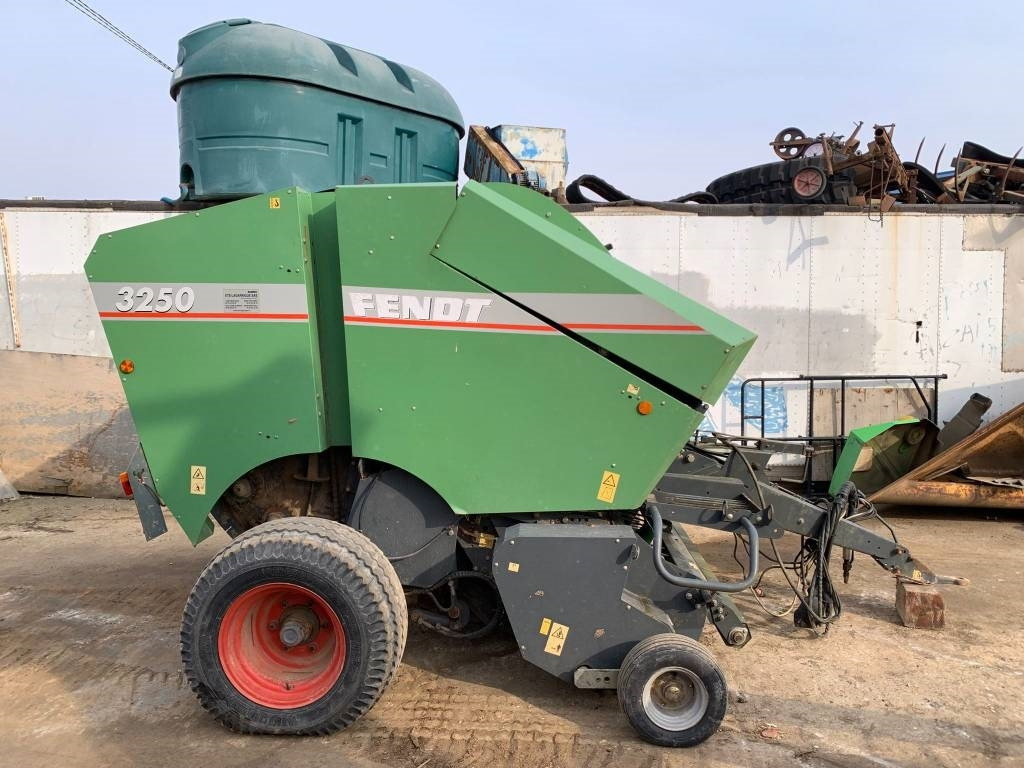 Fendt 3250 - Round baler: picture 2 Fendt 3250 - Round baler: picture 2