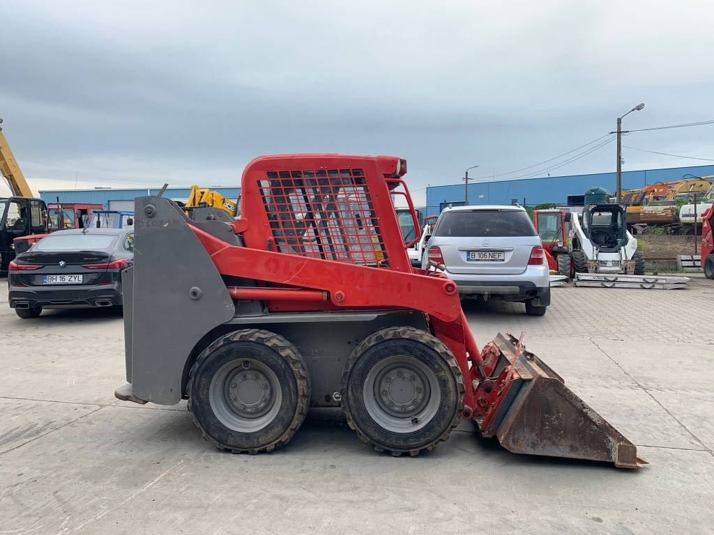 Gehl 4240 - Skid steer loader: picture 2 Gehl 4240 - Skid steer loader: picture 2