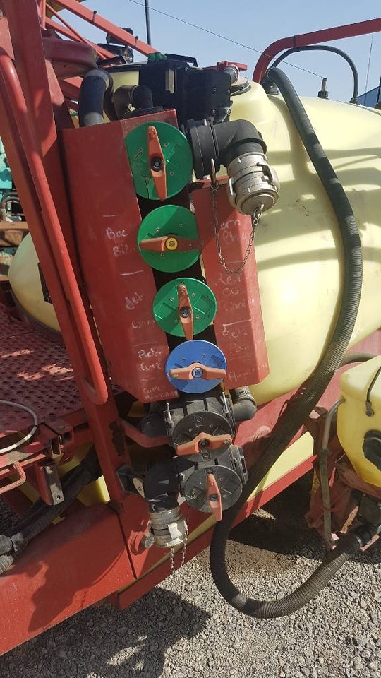 Hardi Commander 2200 - Trailed sprayer: picture 4 Hardi Commander 2200 - Trailed sprayer: picture 4