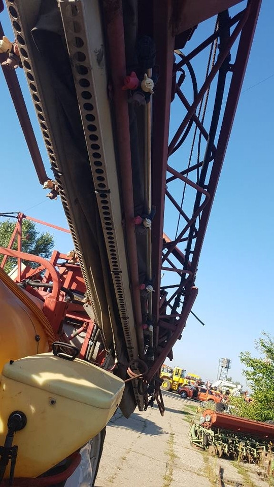 Hardi Commander - Trailed sprayer: picture 4 Hardi Commander - Trailed sprayer: picture 4