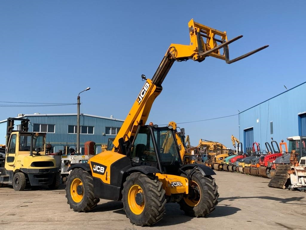 JCB 526-56 Agri - Telescopic handler: picture 1 JCB 526-56 Agri - Telescopic handler: picture 1