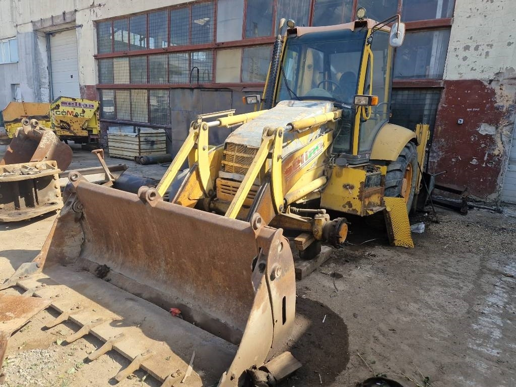 Komatsu WB 93 R FOR PARTS - Backhoe loader: picture 1 Komatsu WB 93 R FOR PARTS - Backhoe loader: picture 1