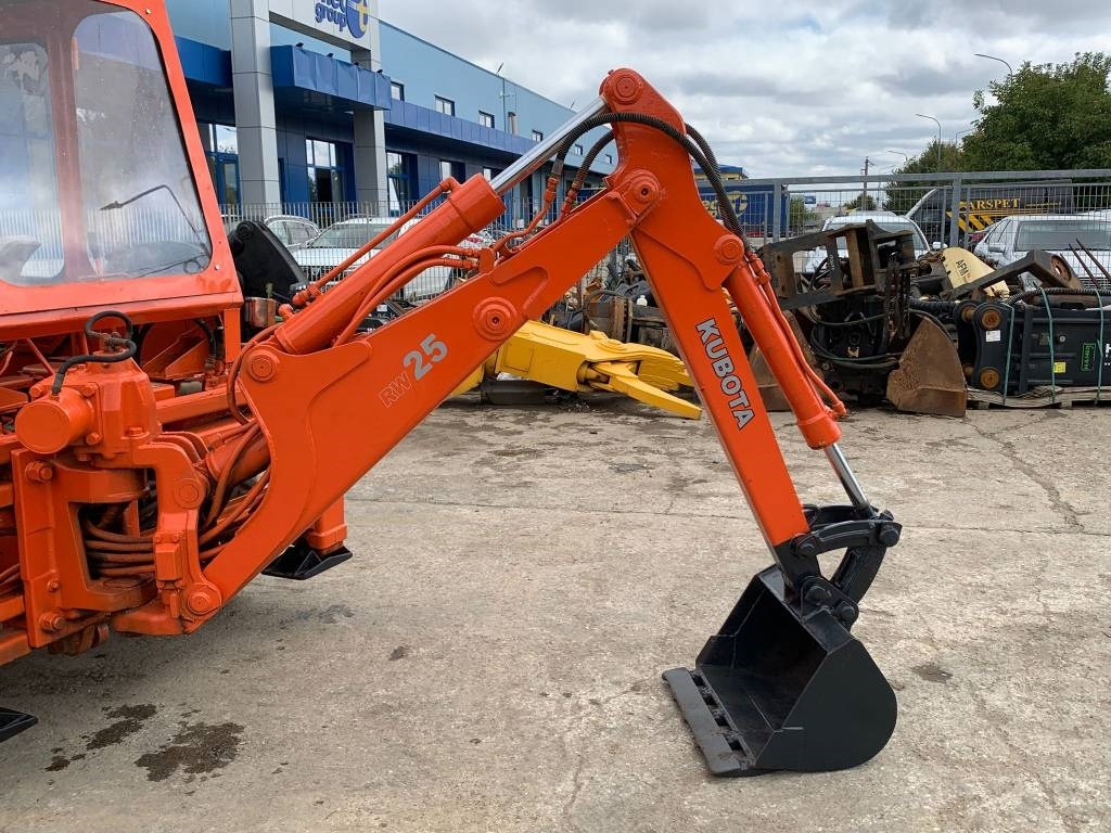 Kubota RW25 - Farm tractor: picture 5 Kubota RW25 - Farm tractor: picture 5