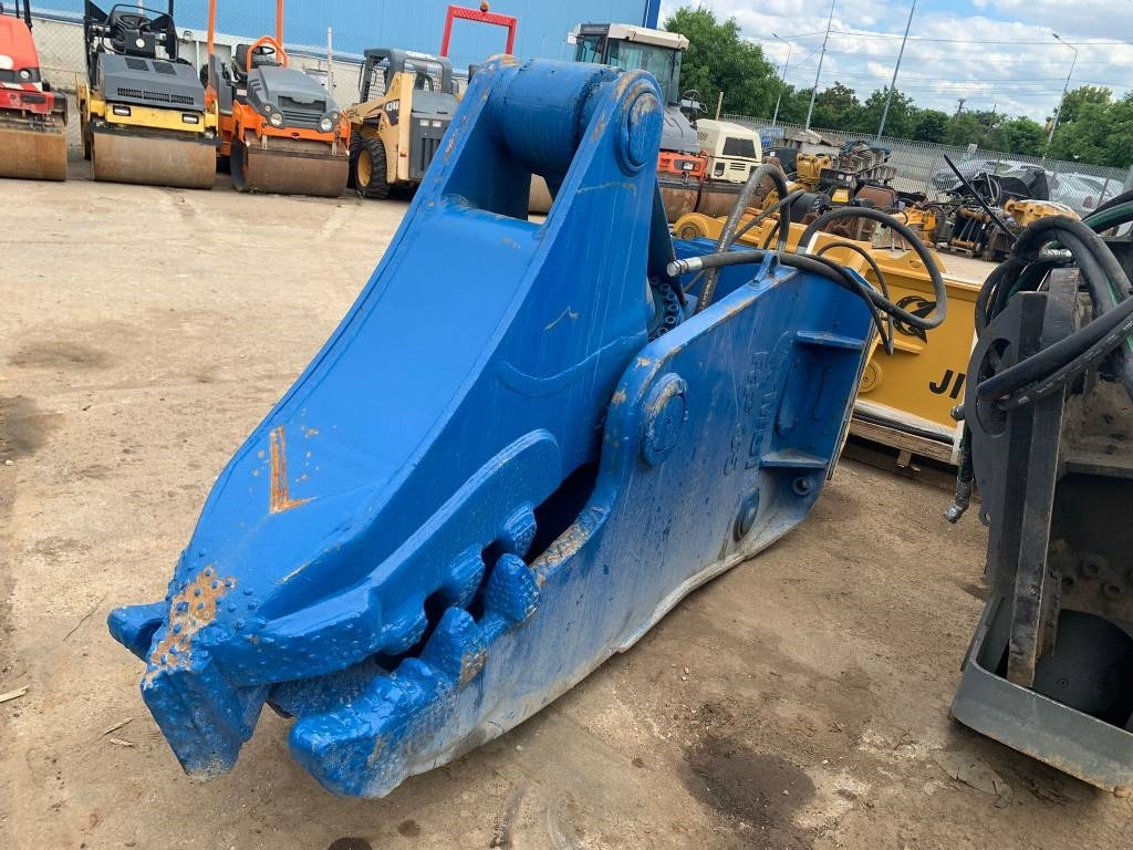 MBI RP35 - Demolition shears for Construction machinery: picture 2 MBI RP35 - Demolition shears for Construction machinery: picture 2