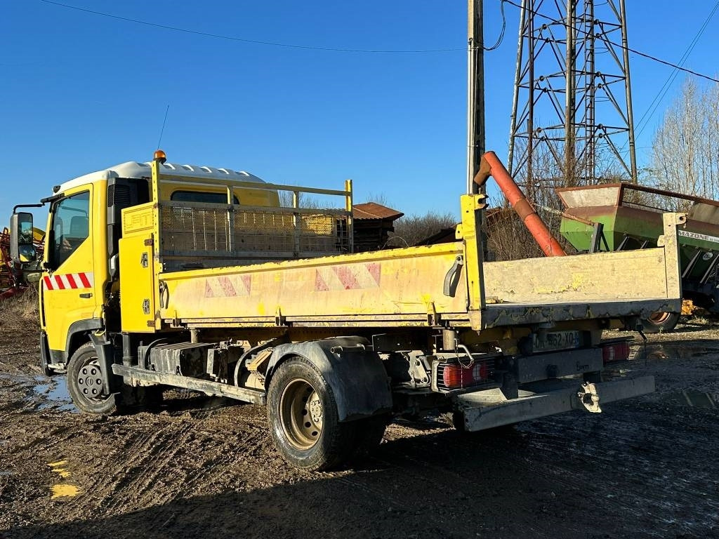 Nissan NT500 - Tipper: picture 4 Nissan NT500 - Tipper: picture 4