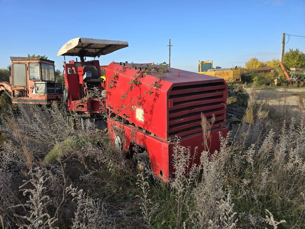 Wirtgen W 600 DC FOR PARTS - Asphalt paver: picture 1 Wirtgen W 600 DC FOR PARTS - Asphalt paver: picture 1