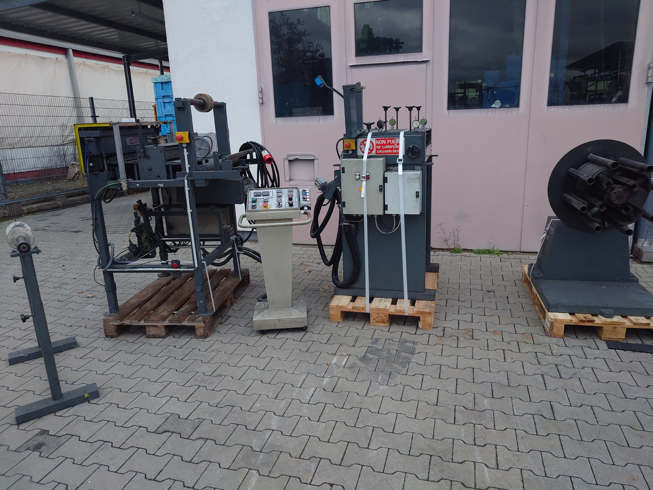 Hego Querteilanlage cut-to-length unit - Metalworking machinery: picture 1 Hego Querteilanlage cut-to-length unit - Metalworking machinery: picture 1