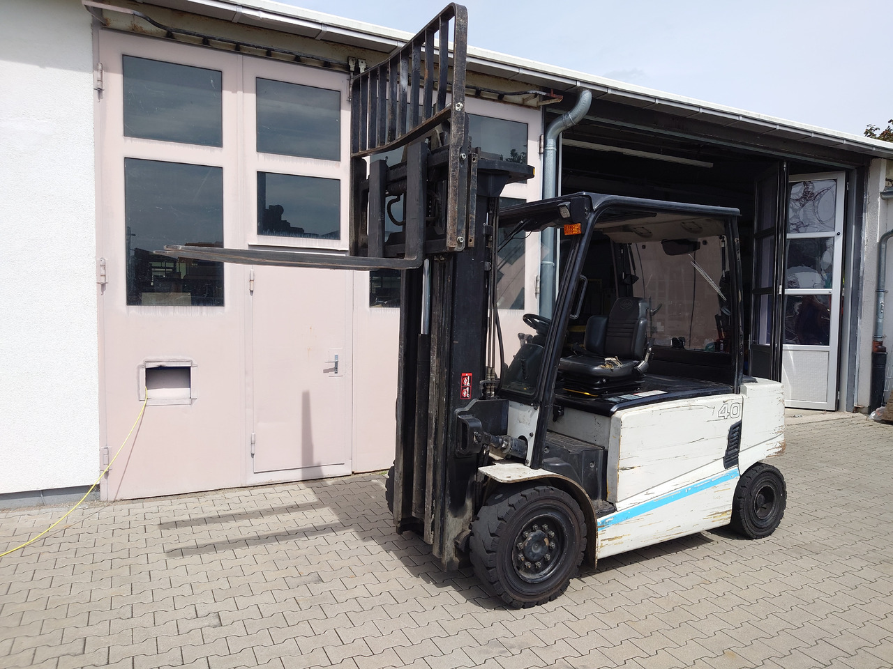 Hyundai 40B-9 - Electric forklift: picture 5 Hyundai 40B-9 - Electric forklift: picture 5