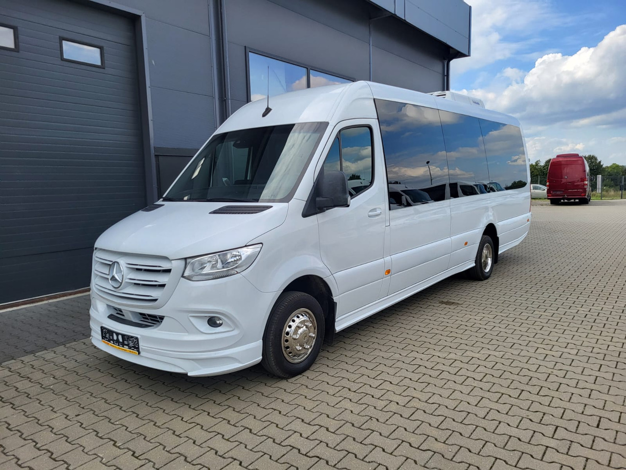 Mercedes-Benz Sprinter 519 CDI 24 places + 3 standing - Suburban bus: picture 2 Mercedes-Benz Sprinter 519 CDI 24 places + 3 standing - Suburban bus: picture 2