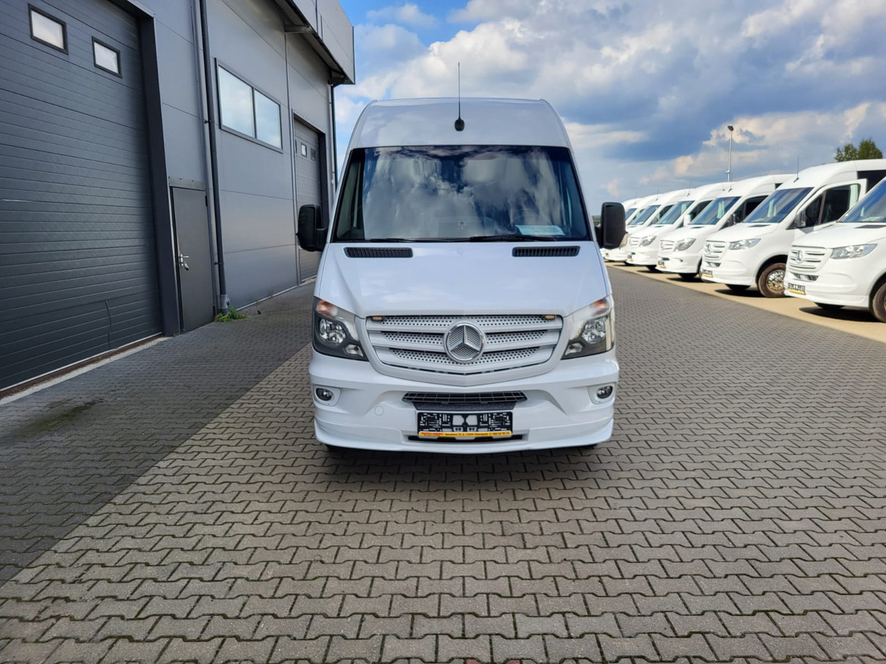 Mercedes-Benz Sprinter 519 CDI 24 places + 4 standing - Suburban bus: picture 2 Mercedes-Benz Sprinter 519 CDI 24 places + 4 standing - Suburban bus: picture 2