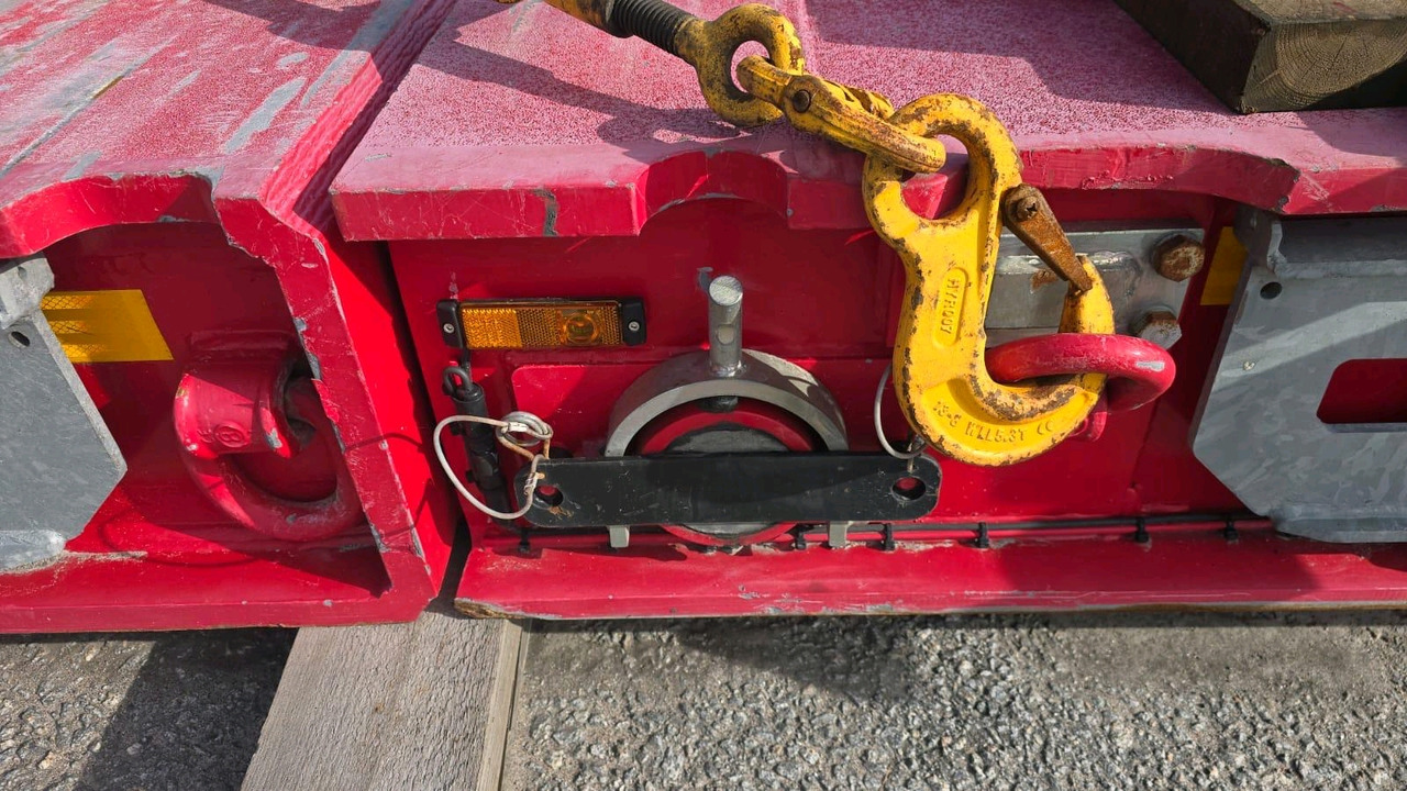 FAYMONVILLE Combimax - Low loader semi-trailer: picture 5 FAYMONVILLE Combimax - Low loader semi-trailer: picture 5