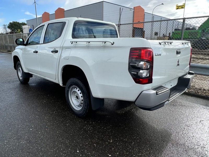 Mitsubishi L200 4x4 - 8 UNITS in WHITE 2.5 D GL Double Cab - EURO 2 - NEW!! Ready for work!!!** - Pickup truck, Crew cab van: picture 2 Mitsubishi L200 4x4 - 8 UNITS in WHITE 2.5 D GL Double Cab - EURO 2 - NEW!! Ready for work!!!** - Pickup truck, Crew cab van: picture 2