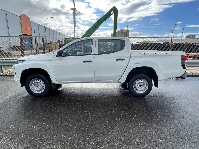 Mitsubishi L200 4x4 - 8 UNITS in WHITE 2.5 D GL Double Cab - EURO 2 - NEW!! Ready for work!!!** - Pickup truck, Crew cab van: picture 1 Mitsubishi L200 4x4 - 8 UNITS in WHITE 2.5 D GL Double Cab - EURO 2 - NEW!! Ready for work!!!** - Pickup truck, Crew cab van: picture 1