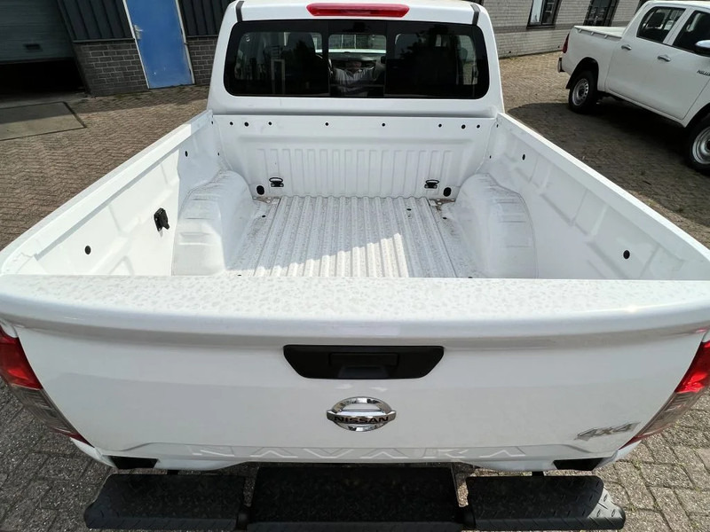 Nissan Navara 4x4 - 22 UNITS - 2.5 D Double Cab - XE - EURO 2 - NEW!! READY FOR WORK!!! - Pickup truck, Crew cab van: picture 4 Nissan Navara 4x4 - 22 UNITS - 2.5 D Double Cab - XE - EURO 2 - NEW!! READY FOR WORK!!! - Pickup truck, Crew cab van: picture 4