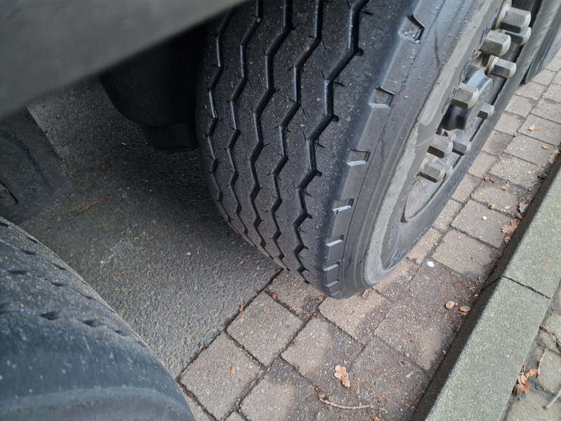 Curtainsider semi-trailer Krone SD Pritsche Plane Auflieger: picture 6