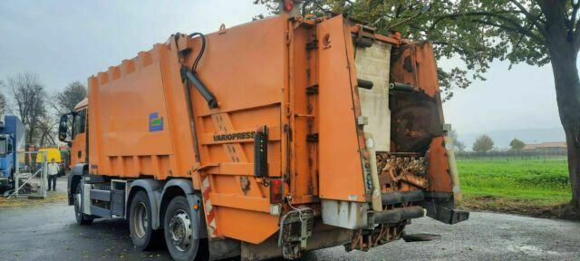 MAN 26.320 Müllwagen Faun Variopress - Refuse truck: picture 4 MAN 26.320 Müllwagen Faun Variopress - Refuse truck: picture 4