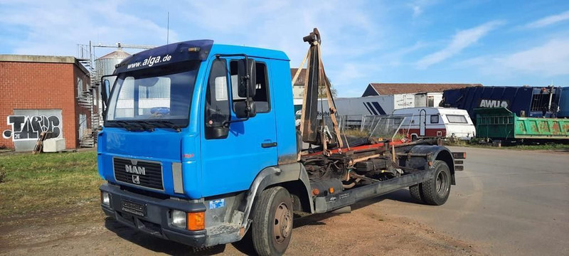 MAN L2000 Abrollkipper - Hook lift truck: picture 1 MAN L2000 Abrollkipper - Hook lift truck: picture 1