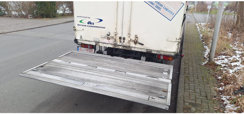 Mercedes-Benz 1222 Atego Koffer mit LBW Klima - Box truck: picture 4 Mercedes-Benz 1222 Atego Koffer mit LBW Klima - Box truck: picture 4