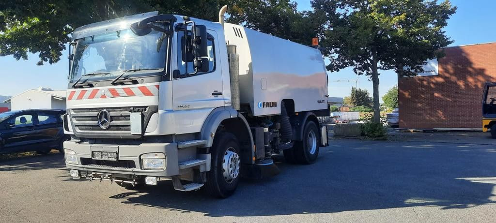 Mercedes-Benz 1824 Axor - Road sweeper: picture 1 Mercedes-Benz 1824 Axor - Road sweeper: picture 1