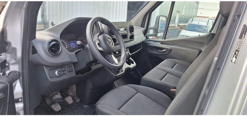 Mercedes-Benz 315 317 319 Sprinter III Koffer - Closed box van: picture 4 Mercedes-Benz 315 317 319 Sprinter III Koffer - Closed box van: picture 4