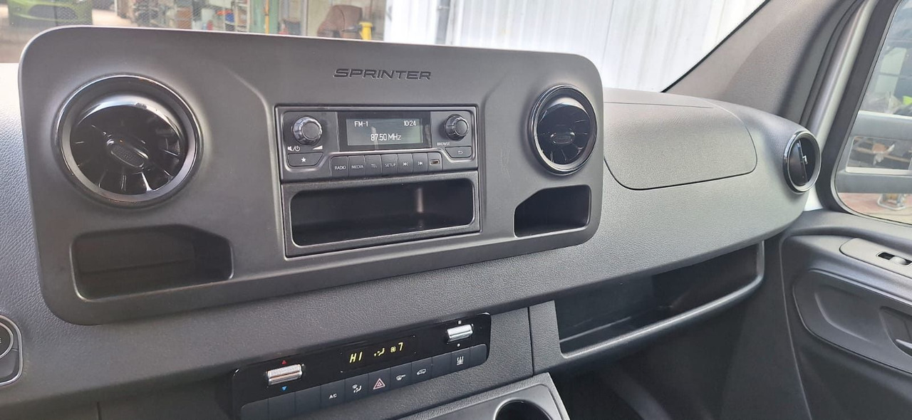 Mercedes-Benz 315 317 319 Sprinter III Koffer - Closed box van: picture 5 Mercedes-Benz 315 317 319 Sprinter III Koffer - Closed box van: picture 5