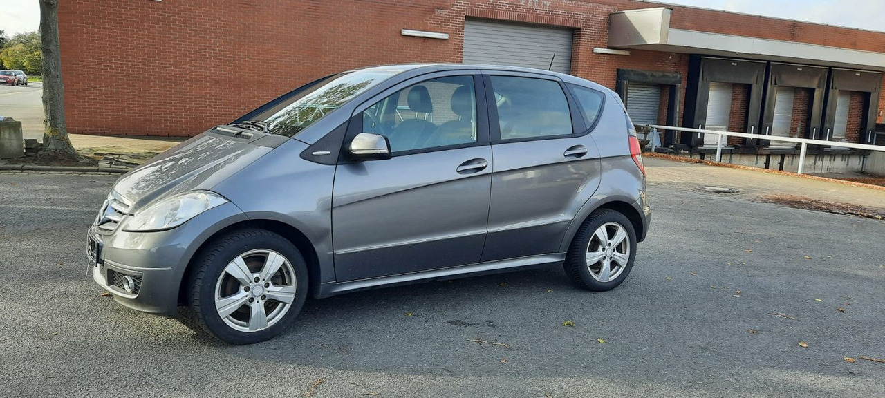 Mercedes-Benz A 180 A 180 CDI AVANTGARDE - Saloon car: picture 2 Mercedes-Benz A 180 A 180 CDI AVANTGARDE - Saloon car: picture 2