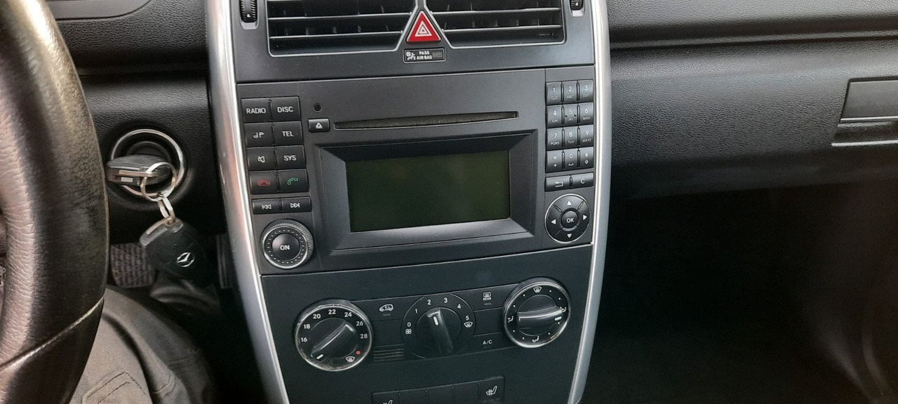 Mercedes-Benz A 180 A 180 CDI AVANTGARDE - Saloon car: picture 5 Mercedes-Benz A 180 A 180 CDI AVANTGARDE - Saloon car: picture 5