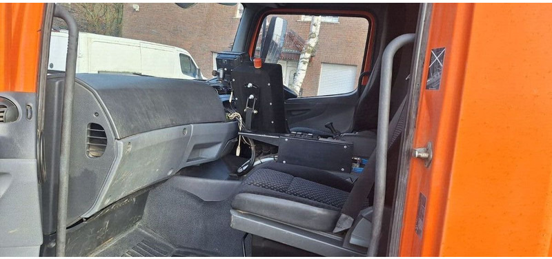 Road sweeper Mercedes-Benz Atego 1524 2 6-Zyl. 4x2: picture 9