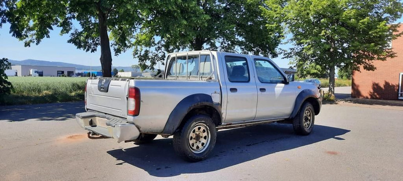 Nissan Pickup Doka - Pickup truck: picture 3 Nissan Pickup Doka - Pickup truck: picture 3
