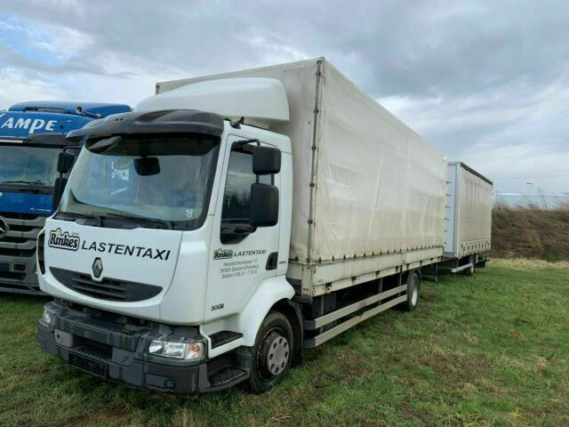 Renault 44A - Curtain side truck: picture 2 Renault 44A - Curtain side truck: picture 2