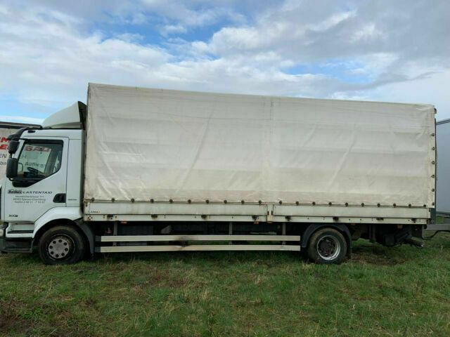 Renault 44A - Curtain side truck: picture 4 Renault 44A - Curtain side truck: picture 4