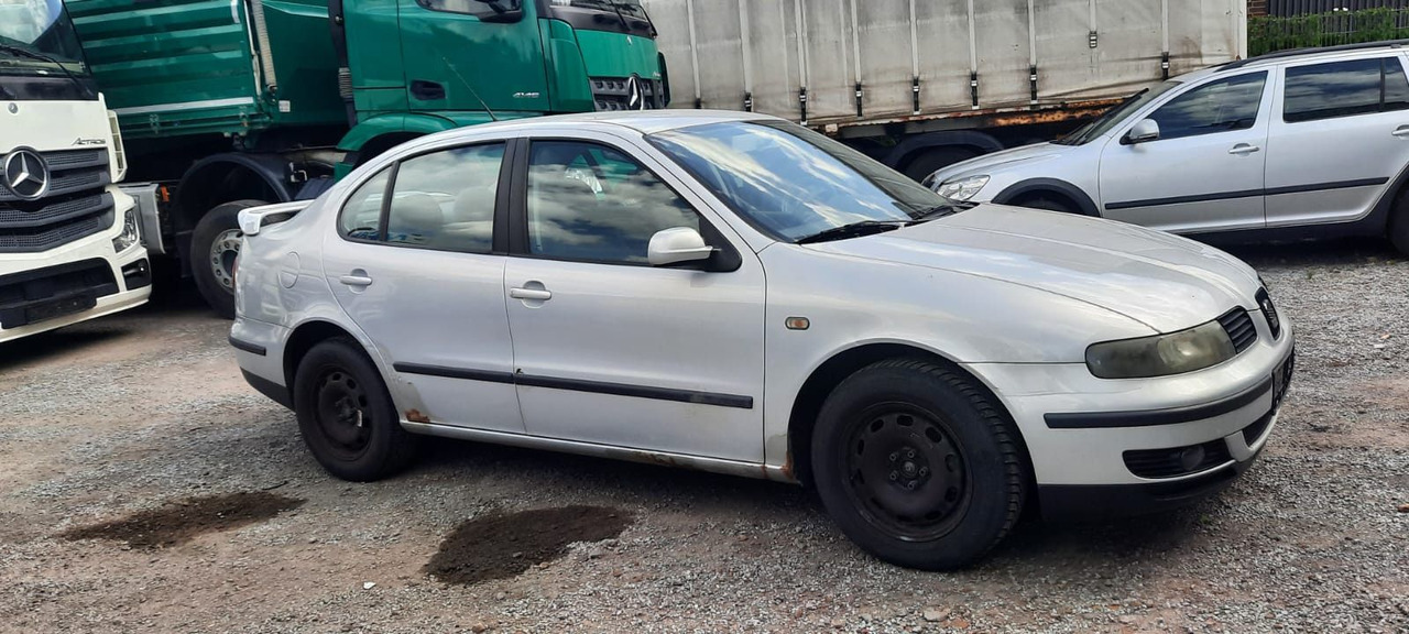 Seat Toledo Signo 1,8 20V Autom. - Saloon car: picture 1 Seat Toledo Signo 1,8 20V Autom. - Saloon car: picture 1