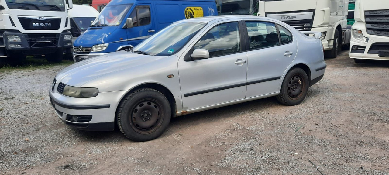 Seat Toledo Signo 1,8 20V Autom. - Saloon car: picture 4 Seat Toledo Signo 1,8 20V Autom. - Saloon car: picture 4