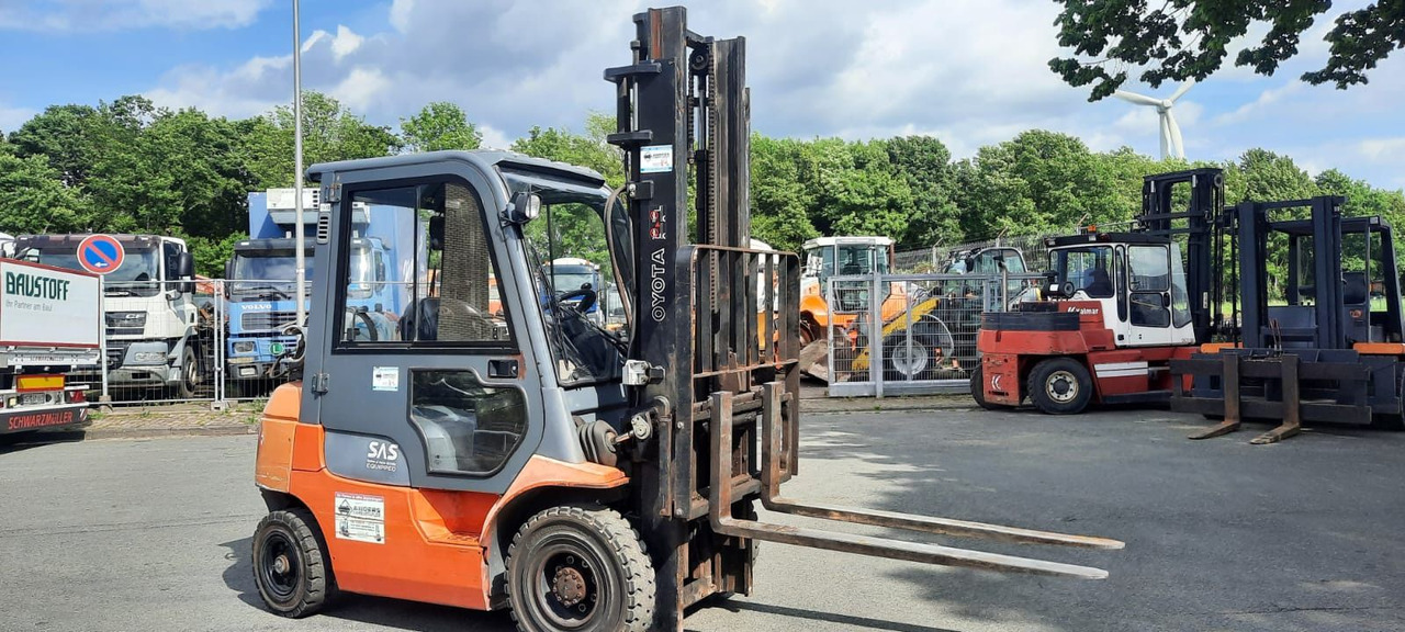 Toyota 42-7FGF20 - LPG forklift: picture 1 Toyota 42-7FGF20 - LPG forklift: picture 1