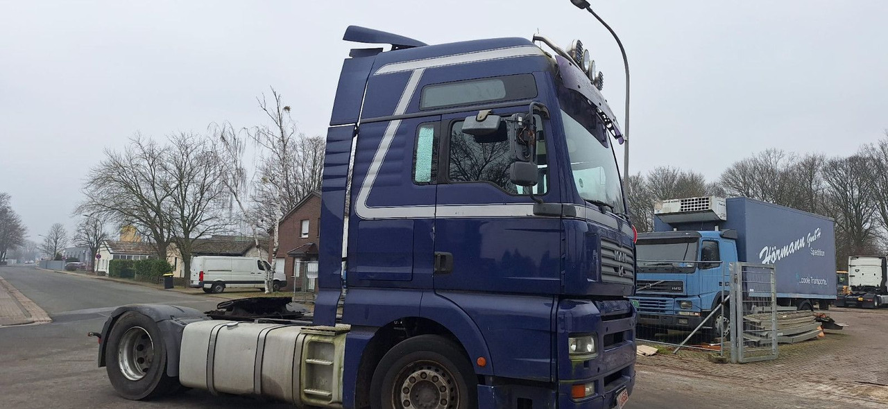 MAN 18.430 TGA G/Haus Hochdach xxl - Tractor unit: picture 3 MAN 18.430 TGA G/Haus Hochdach xxl - Tractor unit: picture 3
