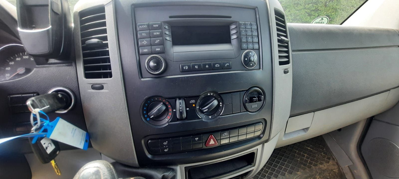 Volkswagen Crafter TDI Lang/Klima 3-Sitzer - Panel van: picture 5 Volkswagen Crafter TDI Lang/Klima 3-Sitzer - Panel van: picture 5
