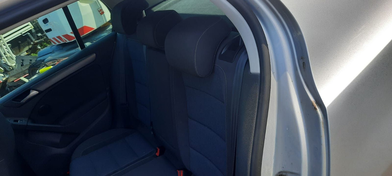 Volkswagen Golf - Saloon car: picture 5 Volkswagen Golf - Saloon car: picture 5
