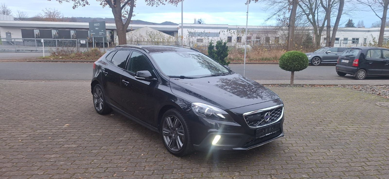 Volvo V40 Cross Country You! - SUV: picture 1 Volvo V40 Cross Country You! - SUV: picture 1